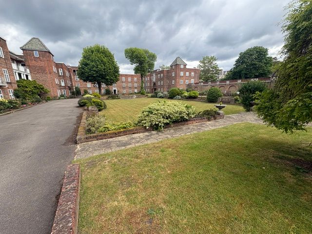 Property photo 2 of 12