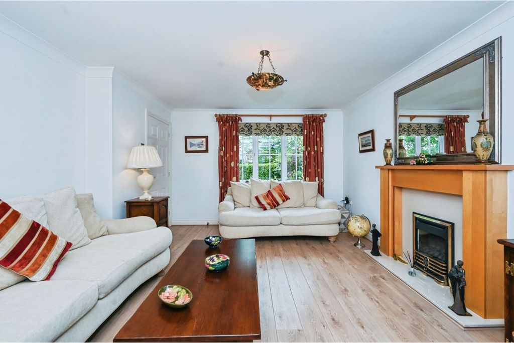Property photo 3 of 25