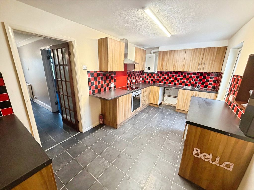 Property photo 2 of 12 Kitchen