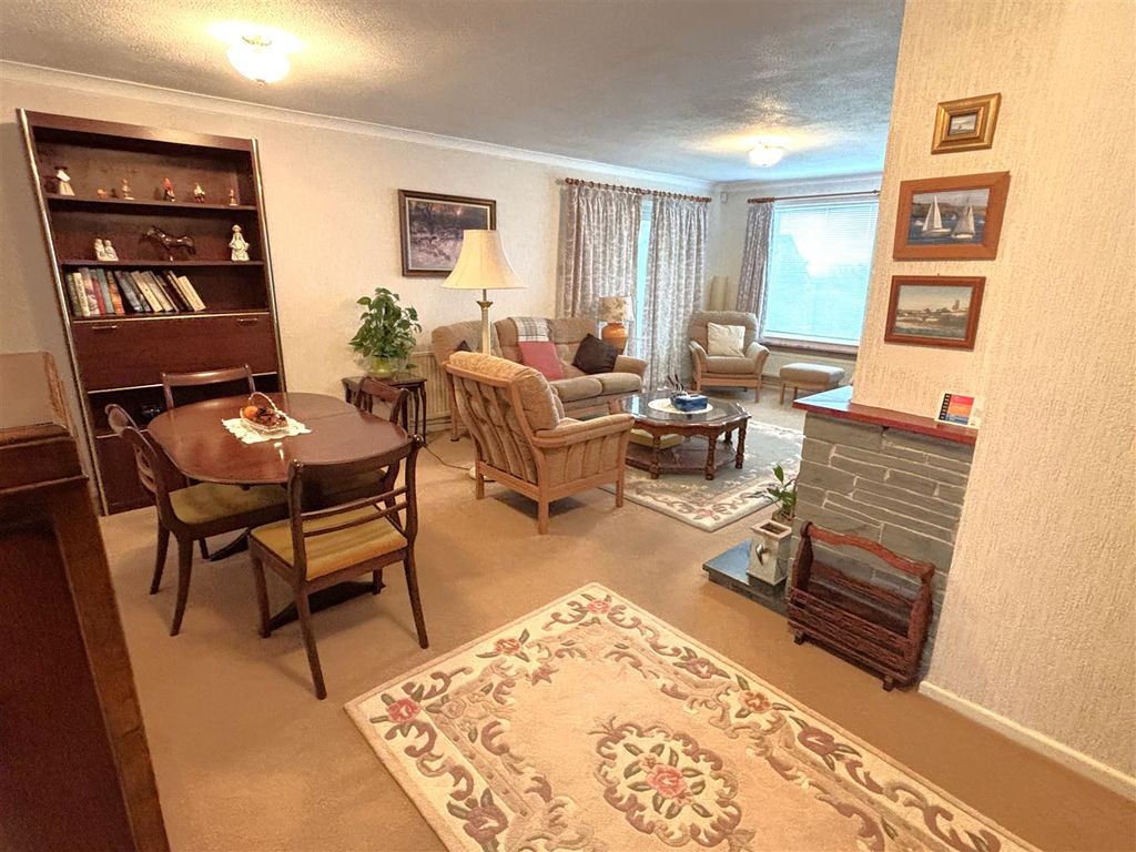 Property photo 2 of 18 Living Room.Jpeg