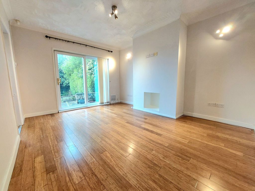 Property photo 3 of 28