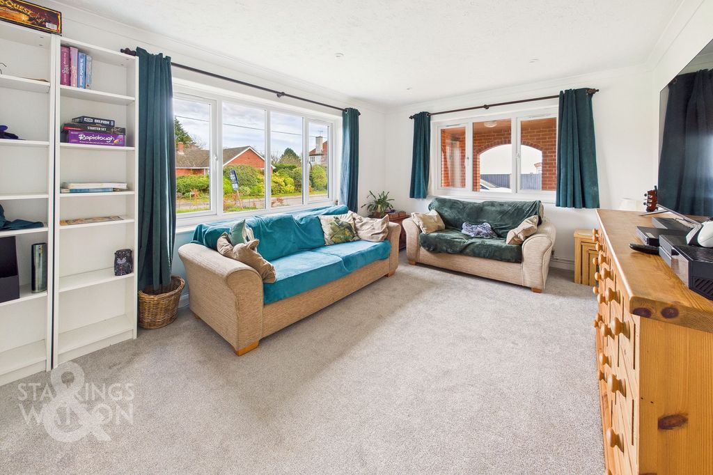 Property photo 2 of 34