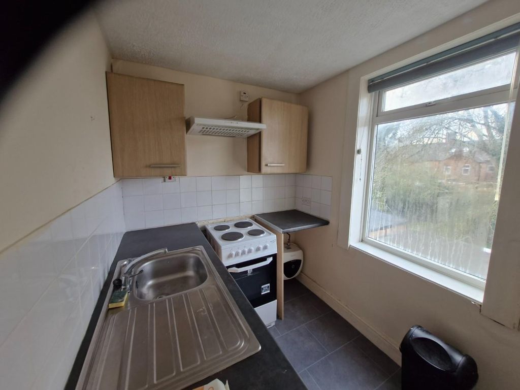 Property photo 3 of 5 Kitchen
