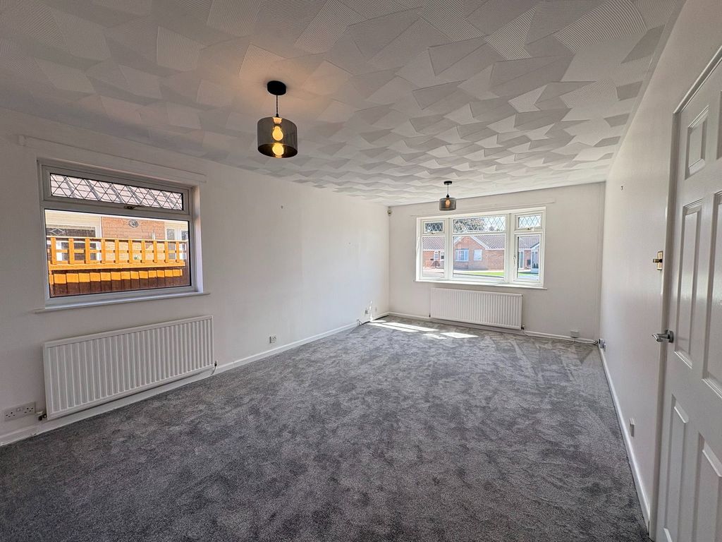 Property photo 2 of 21