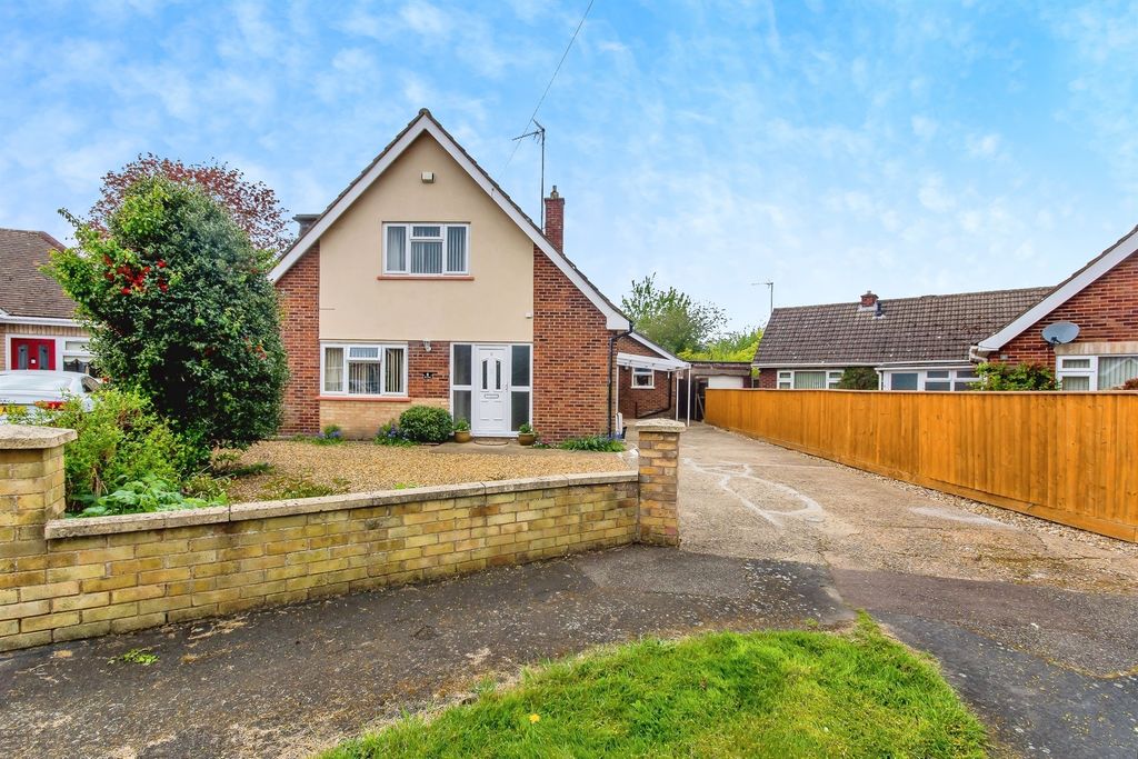 Property photo 1 of 32