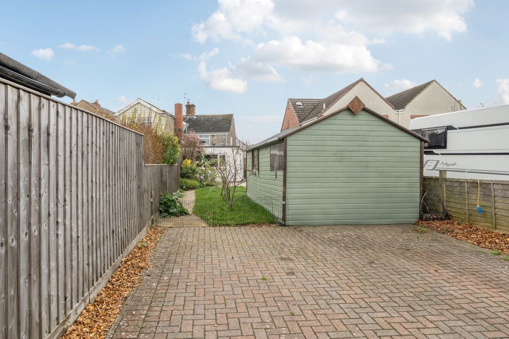 Property photo 2 of 13 13758791691dc249Af70E