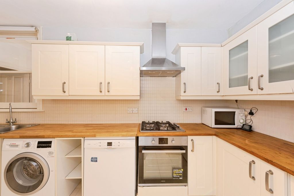Property photo 3 of 14 Kitchen