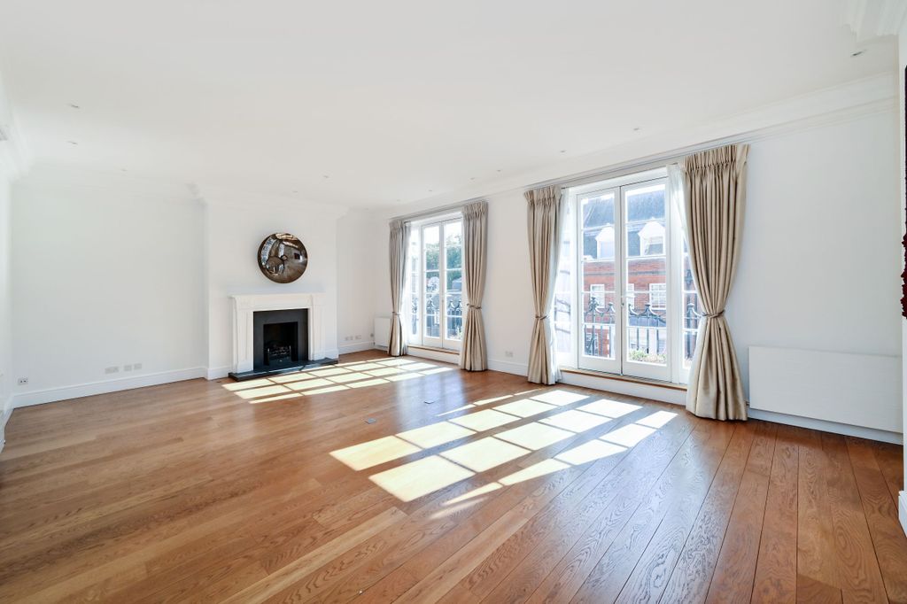 Property photo 3 of 18