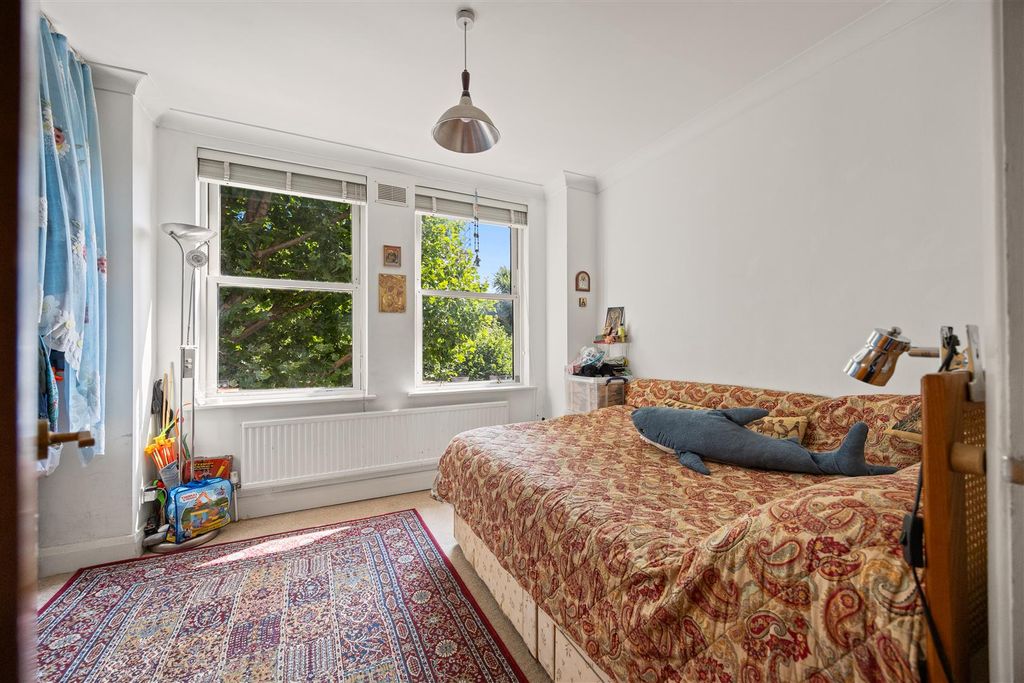Property photo 3 of 6