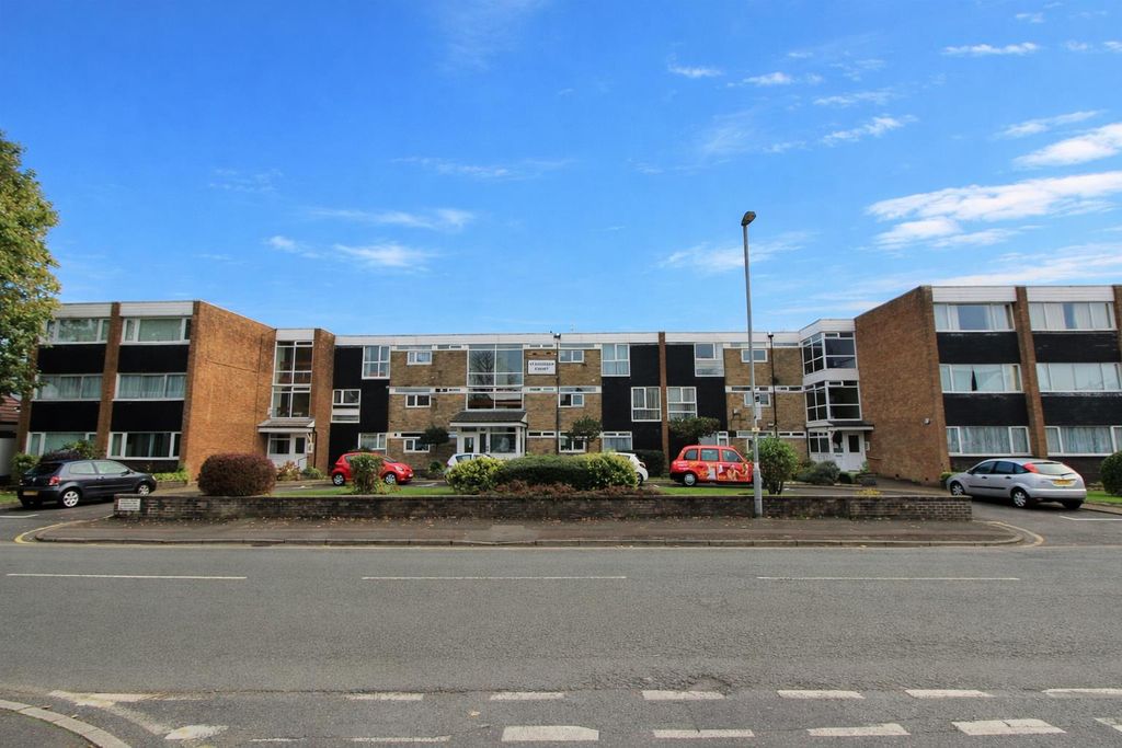 Property photo 1 of 12 Standmoor Ext Image.Png