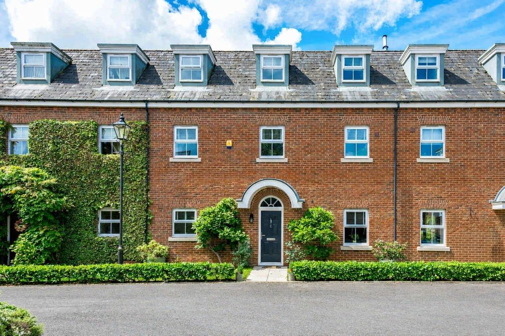 Property photo 1 of 32 5187692
