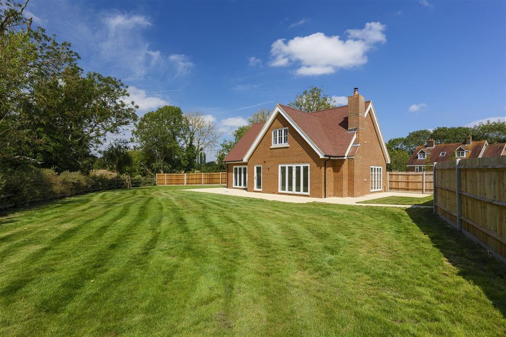 Property photo 3 of 11