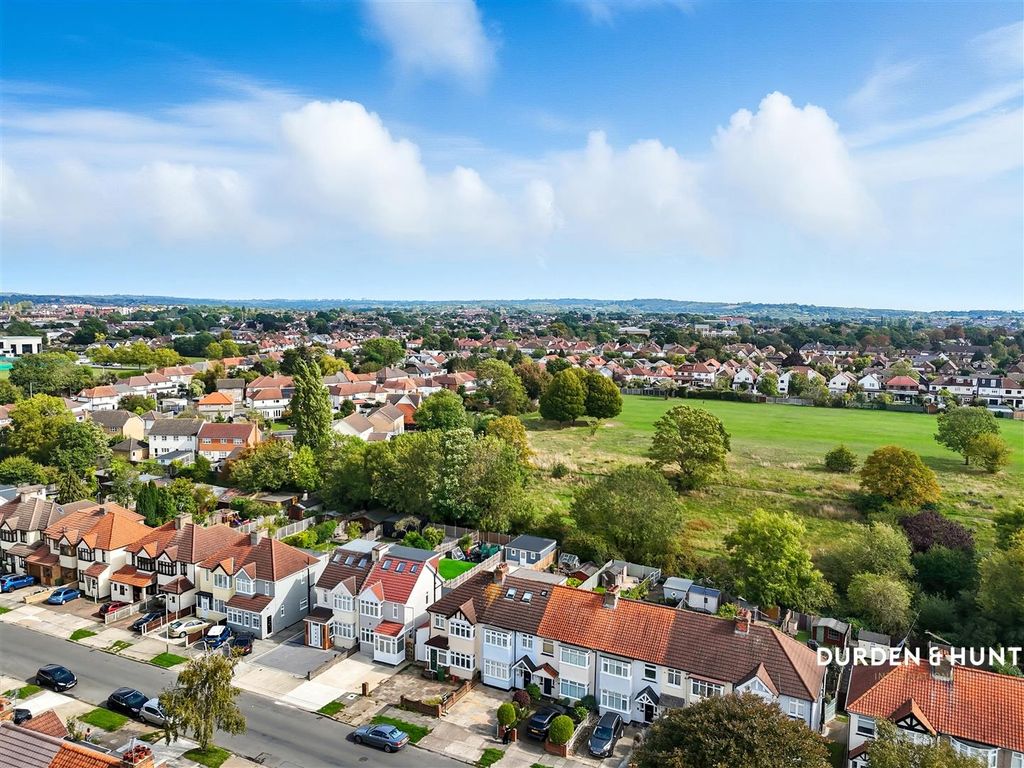 Property photo 1 of 27 Northumberland Avenue