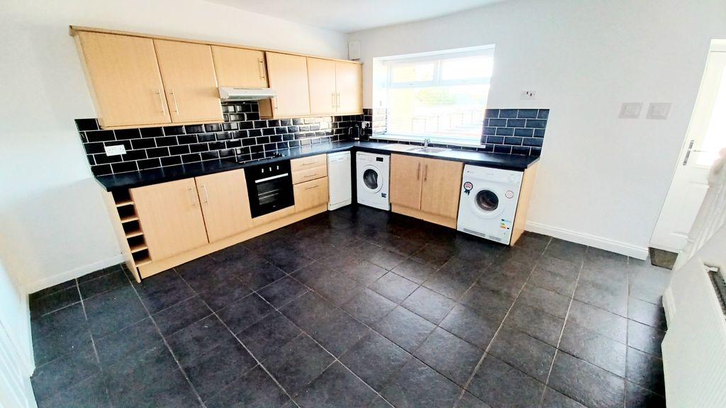 Property photo 2 of 19 20251028_103032