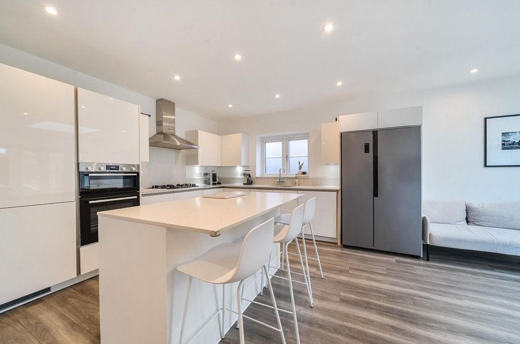 Property photo 2 of 45