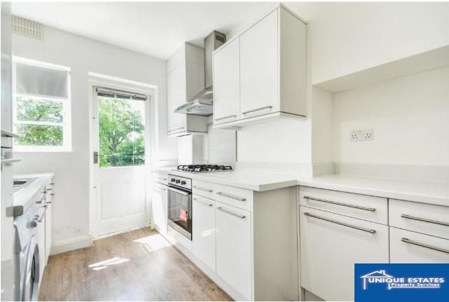 Property photo 3 of 8 3.Jpeg