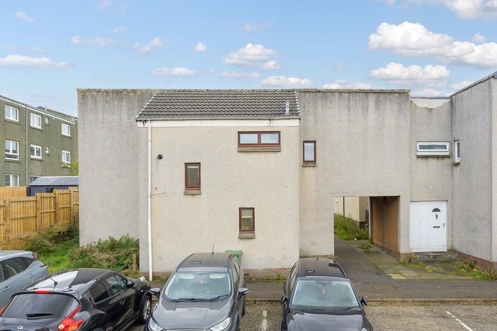 Property photo 2 of 28