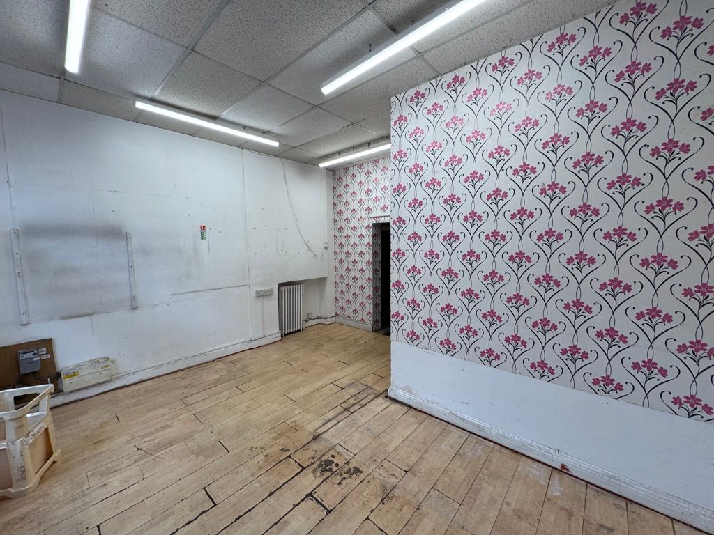 Property photo 2 of 4 Photo 4