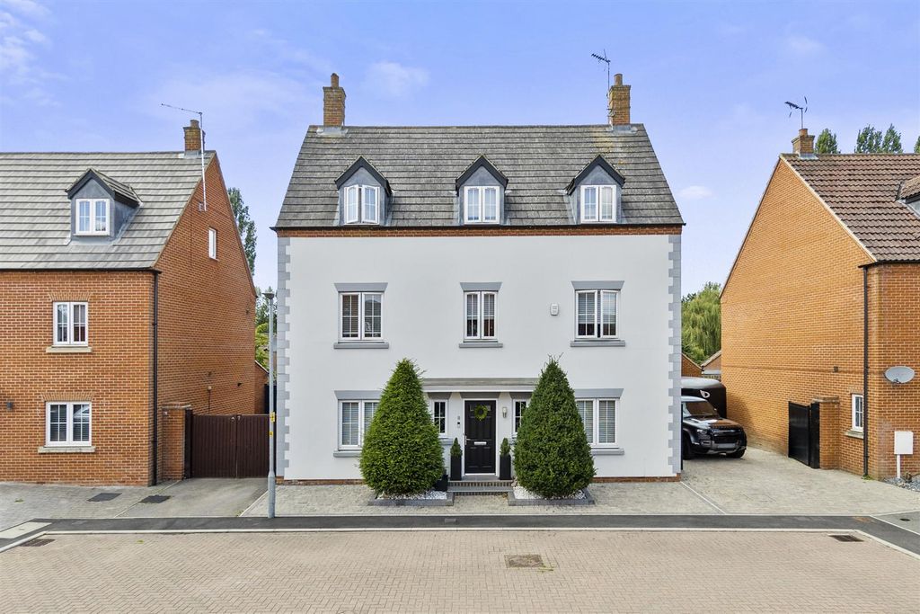 Property photo 1 of 43 8Chainbridgectweb03.Jpg