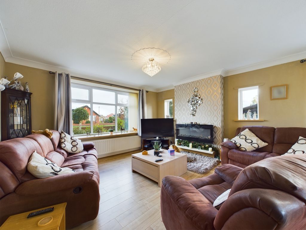 Property photo 2 of 33