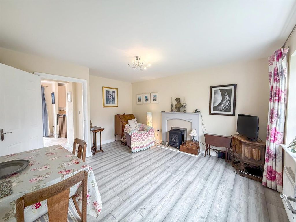 Property photo 3 of 19