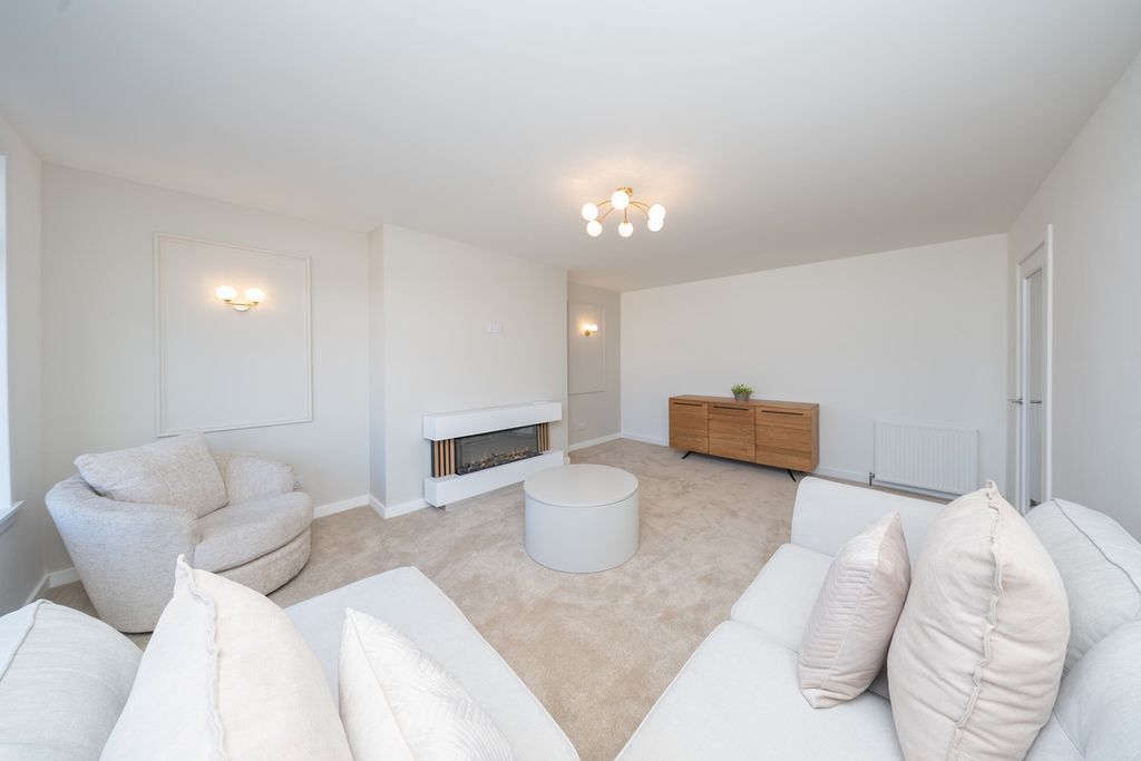 Property photo 3 of 30