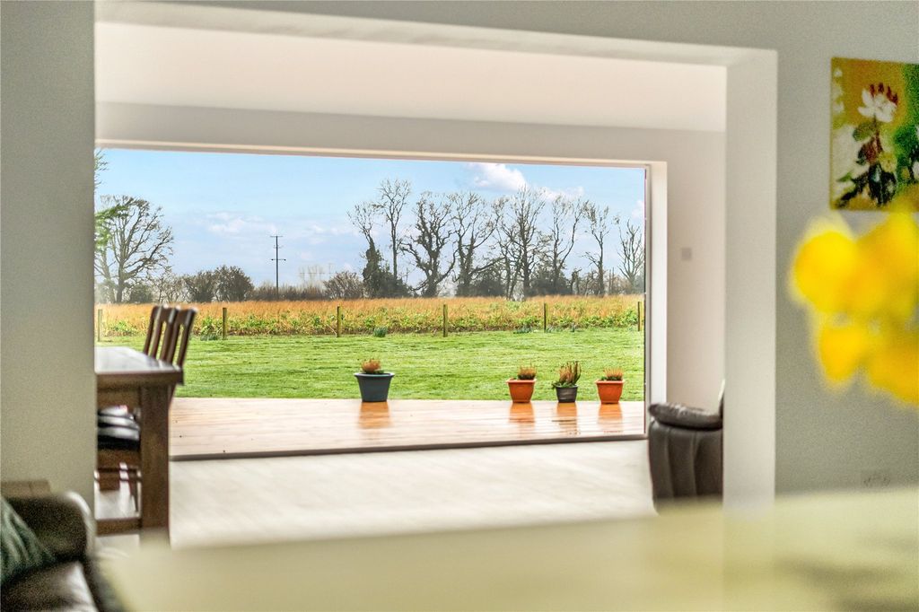 Property photo 2 of 24 Picture No. 15