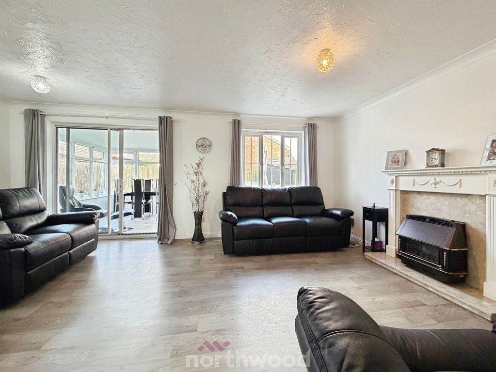 Property photo 2 of 21