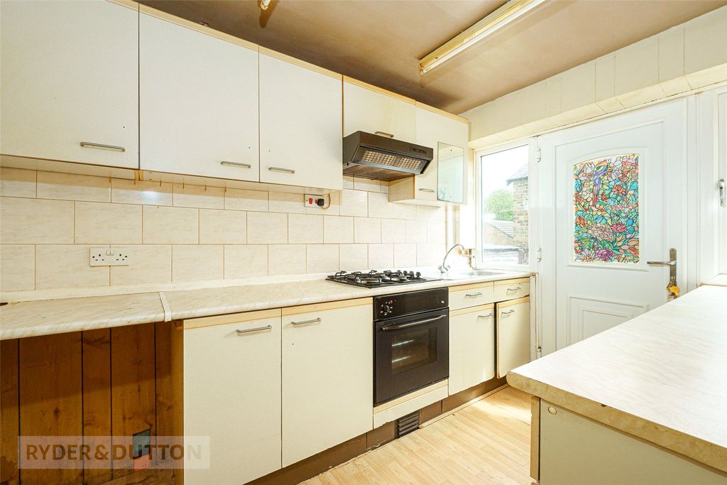 Property photo 3 of 16 Kitchen