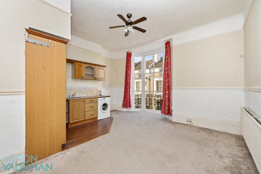 Property photo 1 of 8 4702860