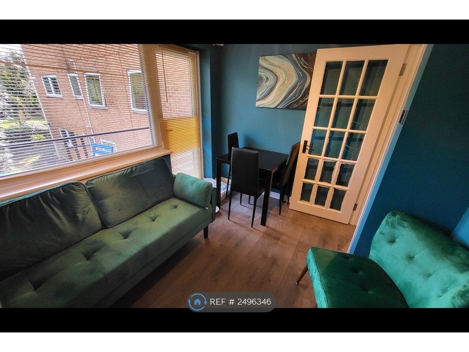 Property photo 1 of 32 Living Room