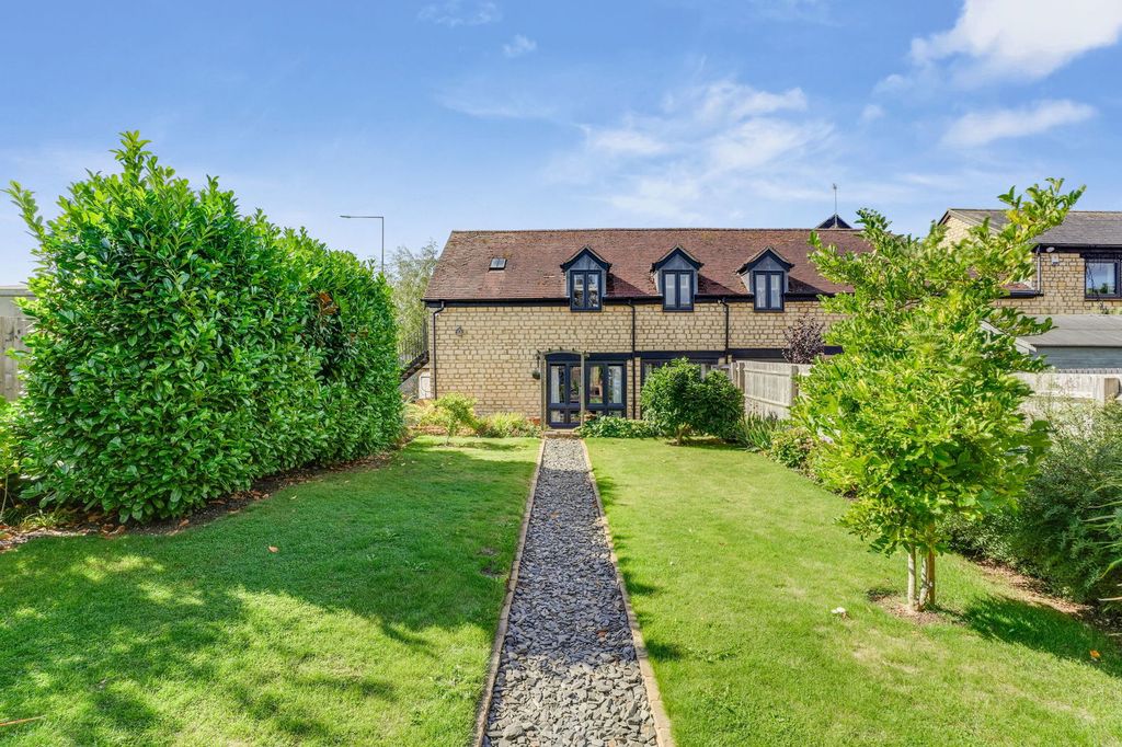Property photo 2 of 40