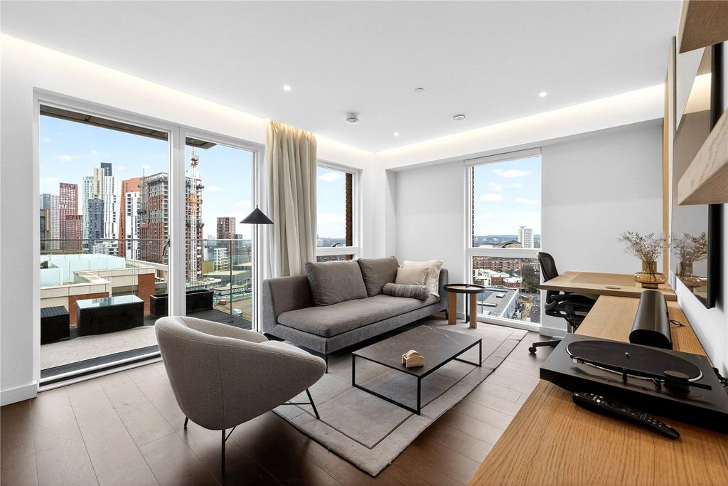 Property photo 1 of 20 Reception