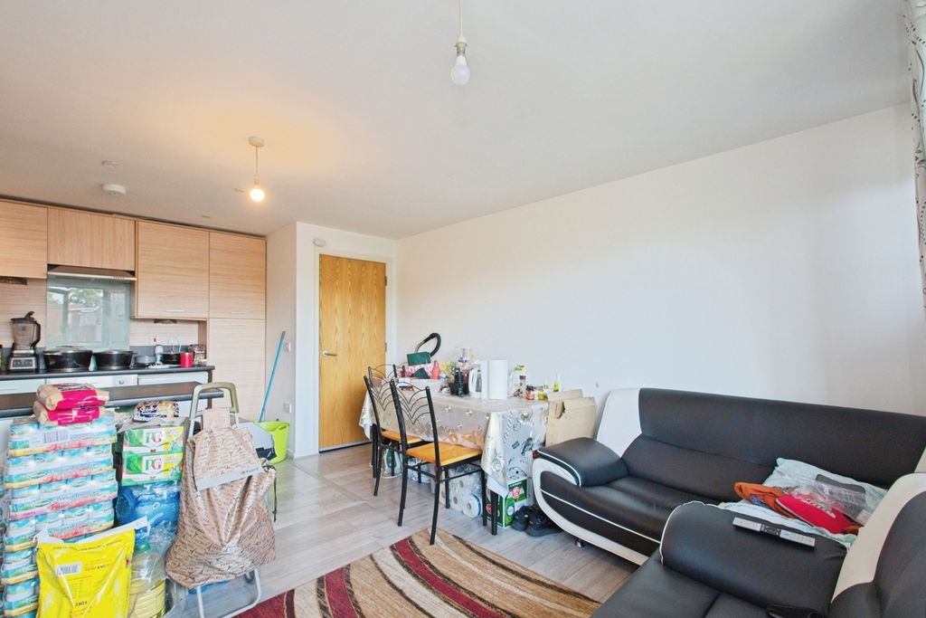 Property photo 2 of 17 Photo