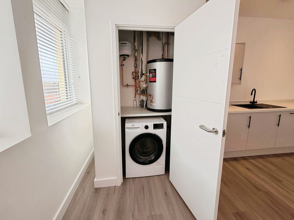 Property photo 3 of 18 Kitchen