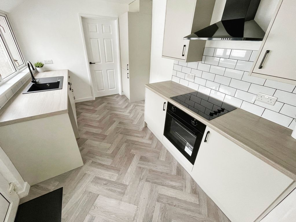 Property photo 2 of 13 Kitchen