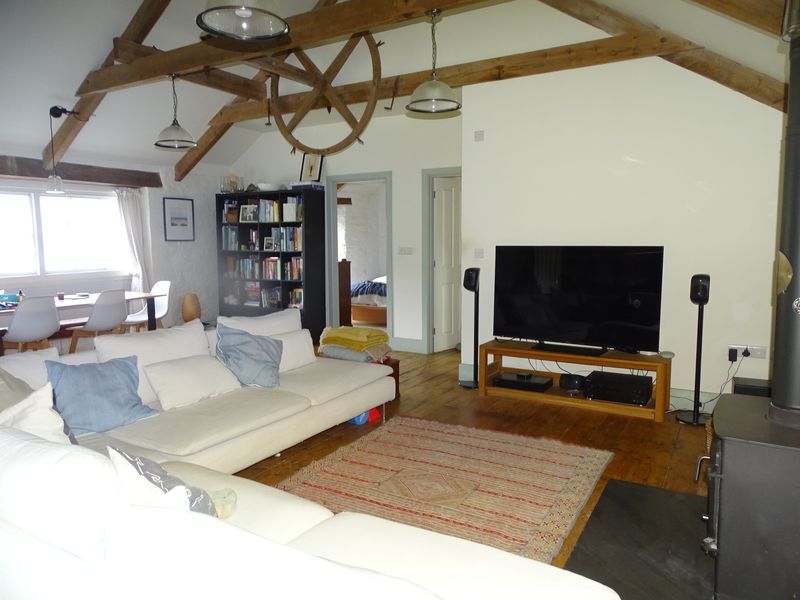 Property photo 2 of 11 Photo 1