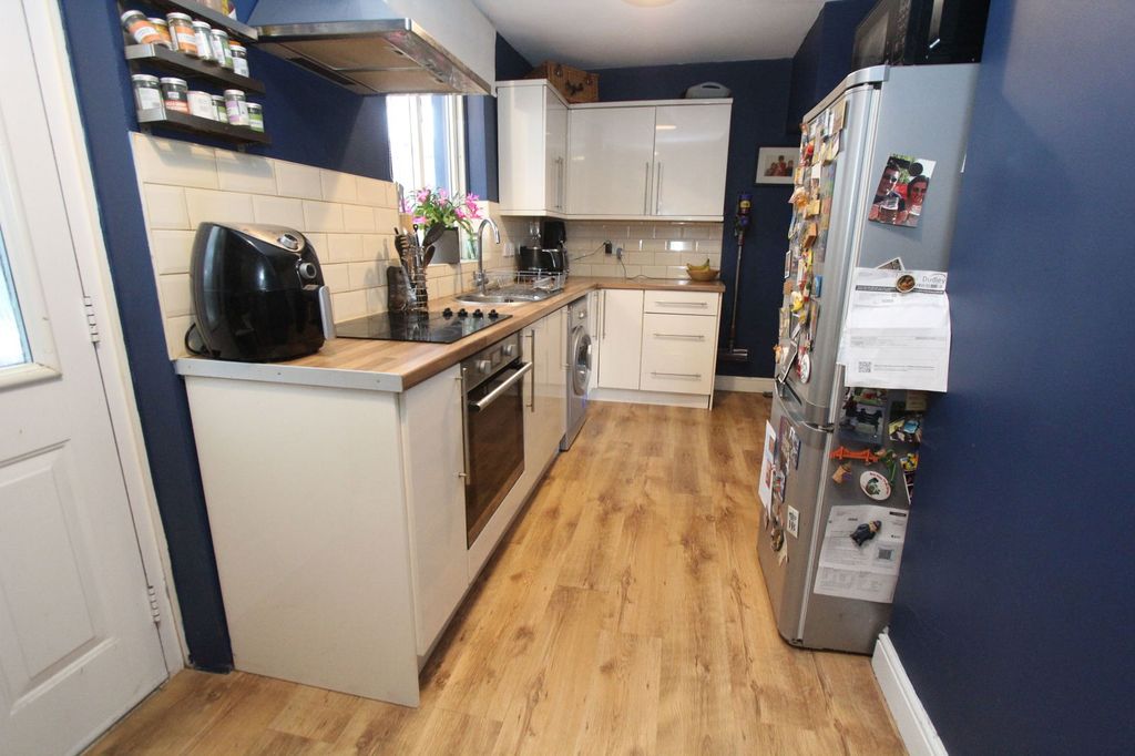 Property photo 3 of 23