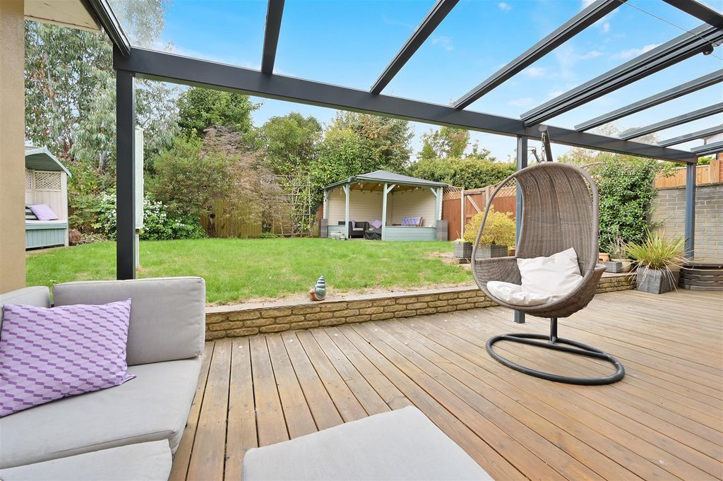 Property photo 3 of 12 7 Greatfield Close-32.Jpg