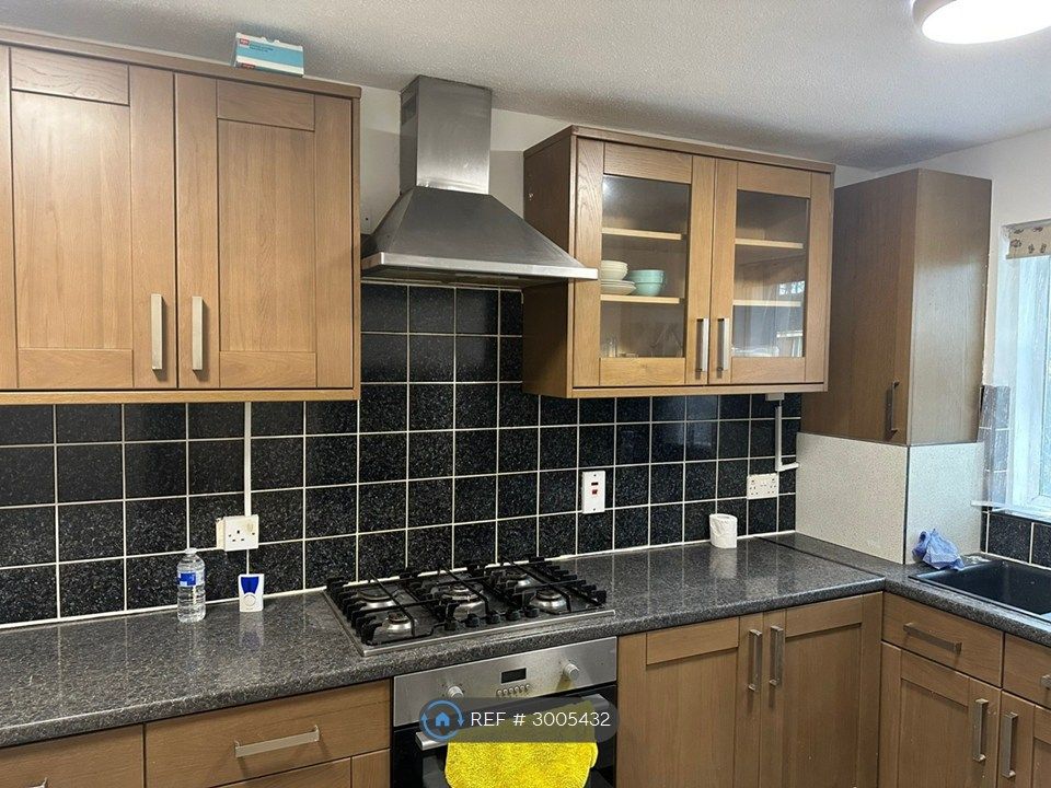 Property photo 2 of 13 Kitchen