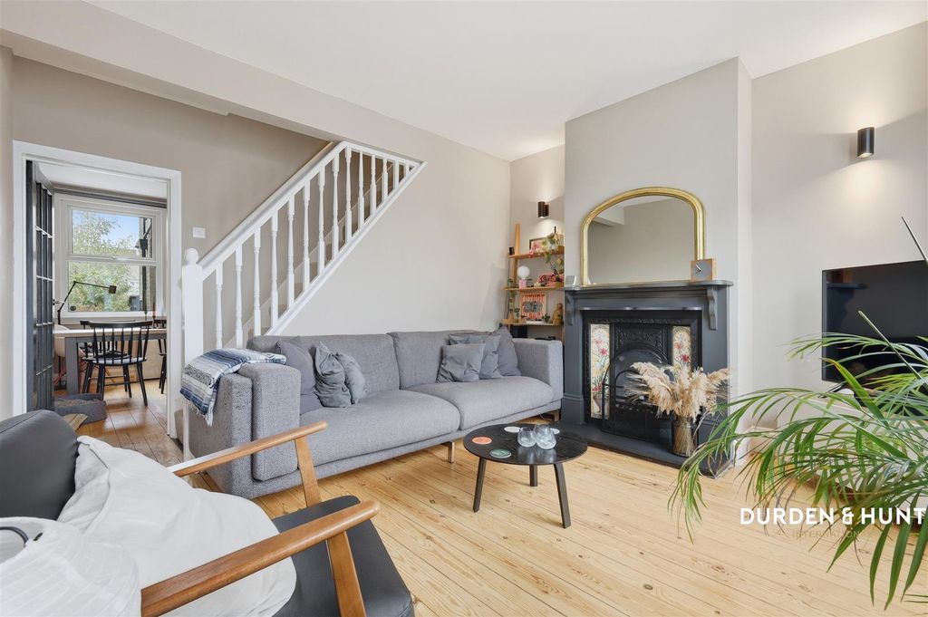 Property photo 2 of 14 Rounton Road