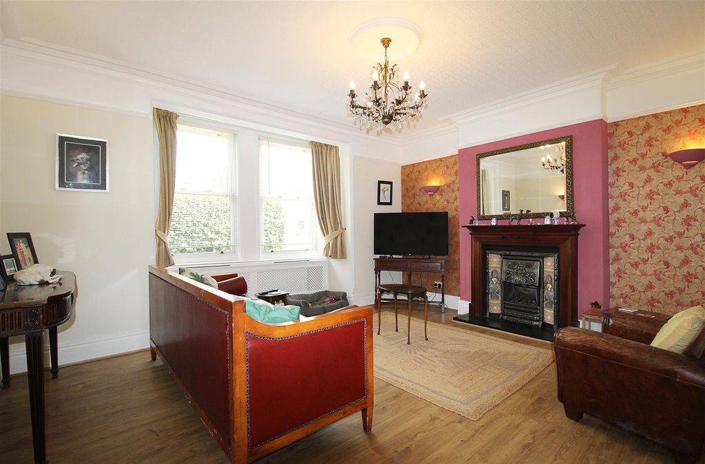 Property photo 3 of 23 Living Room