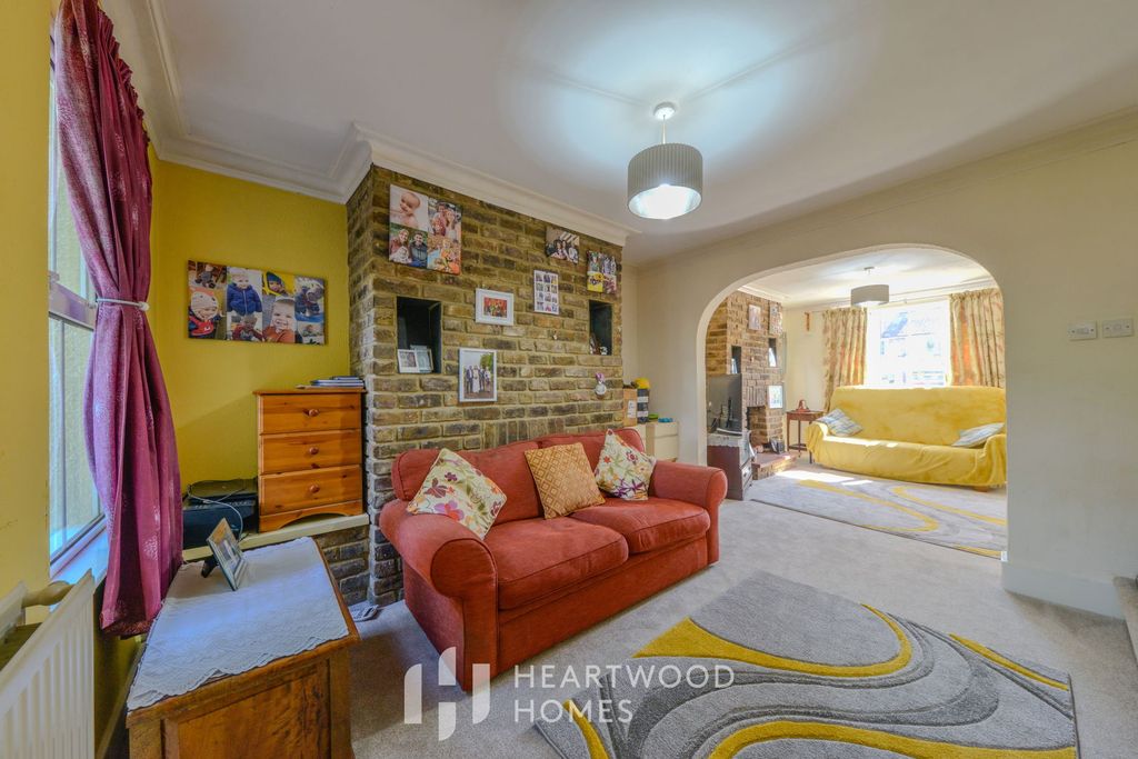 Property photo 2 of 10