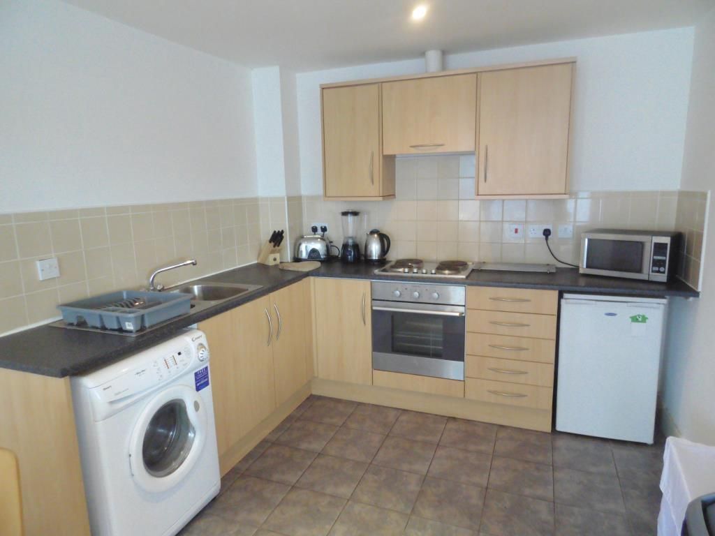 Property photo 2 of 7 Kitchen