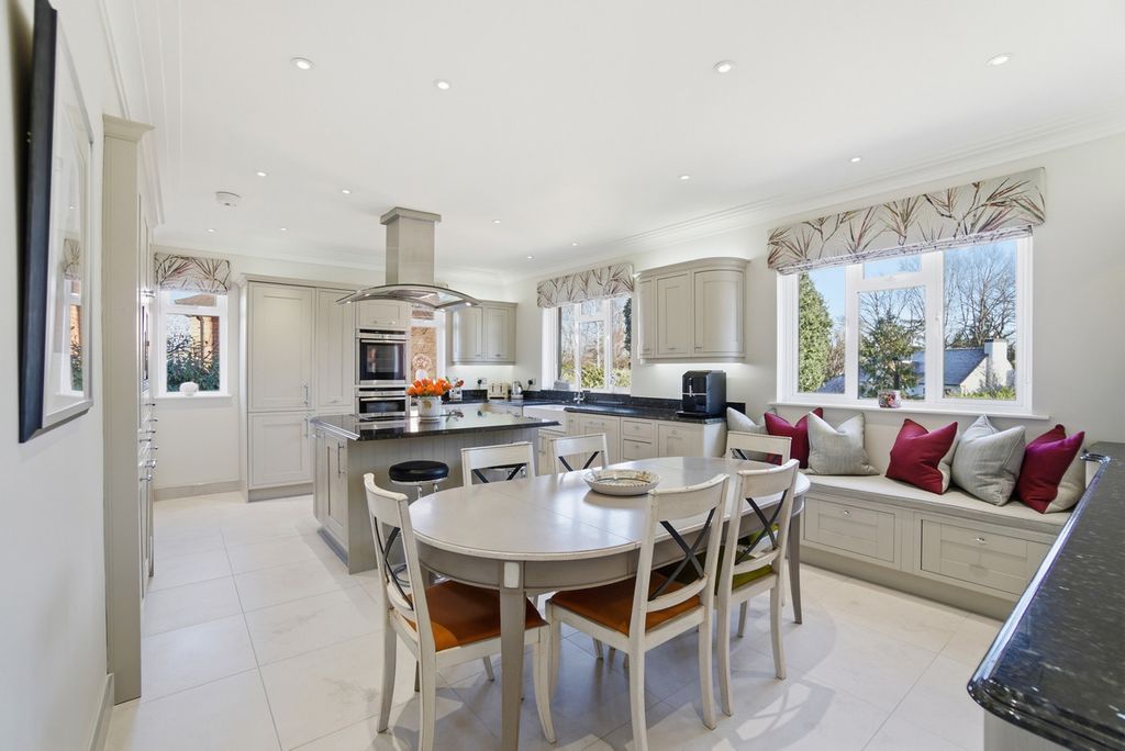 Property photo 3 of 30