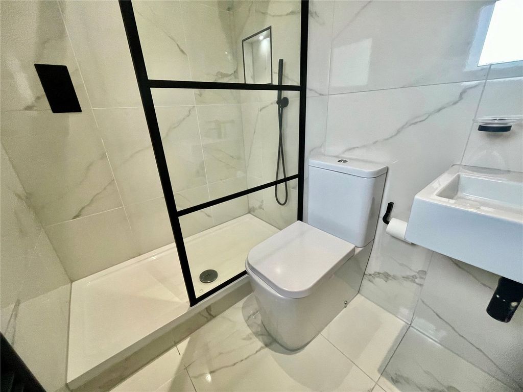 Additional image 11 of 2 bed flat for saleGlovers Court, Preston, Lancashire PR1