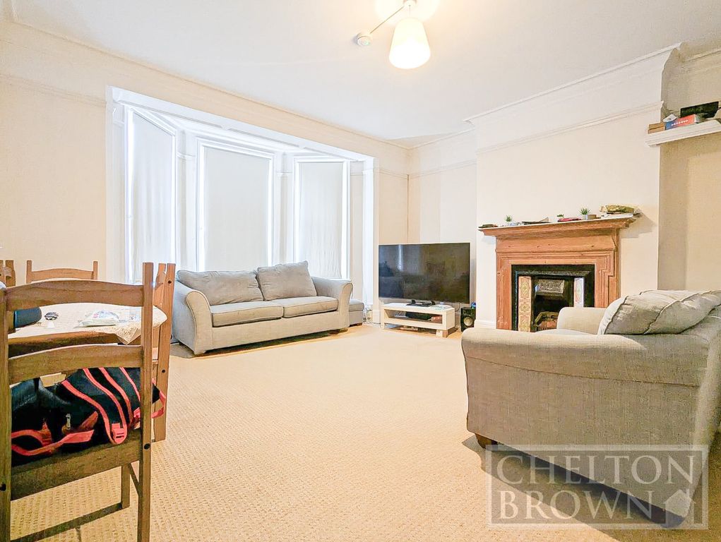 Property photo 3 of 11 Living Room