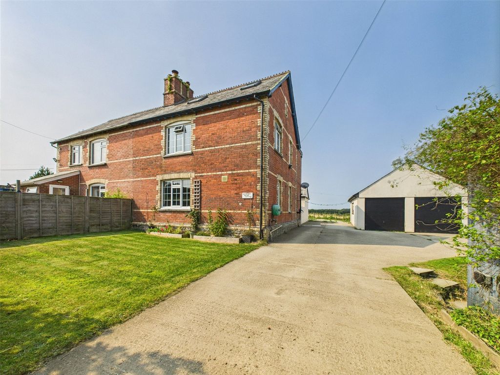 Property photo 2 of 37 Picture No. 10