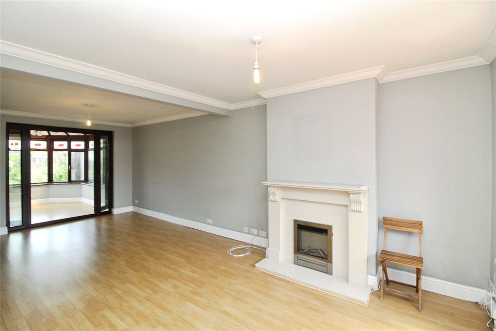 Property photo 3 of 16 Picture No. 02