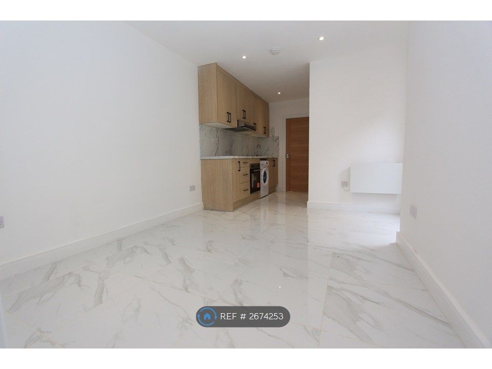 Property photo 1 of 16 Open Plan Living Room & Kitchette